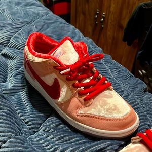 nike sb strange love dunks